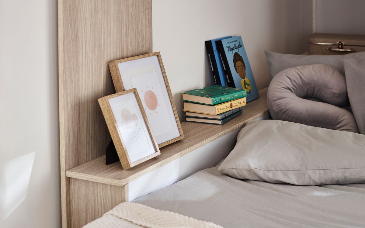Julian Bowen Horizon Bunk Bed Shelf With Books-Better Bed Company