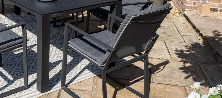 Maze Manhattan 8 Seat Rectangular Dining Set