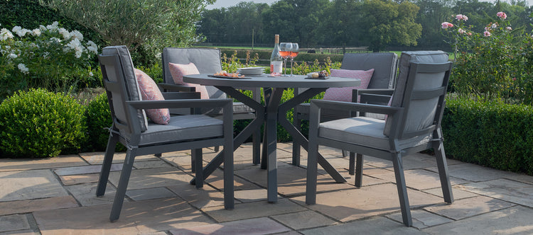 Maze New York 4 Seat Round Dining Set