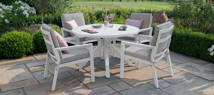 Maze New York 4 Seat Round Dining Set