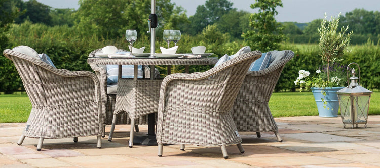 Maze Oxford 4 Seat Round Dining Set With Heritage Chairs