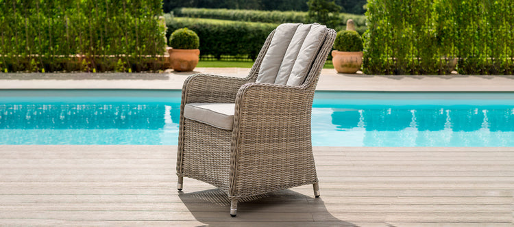 Maze Oxford 6 Seat Oval Dining Set With Ice Bucket And Venice Chairs With Lazy Susan