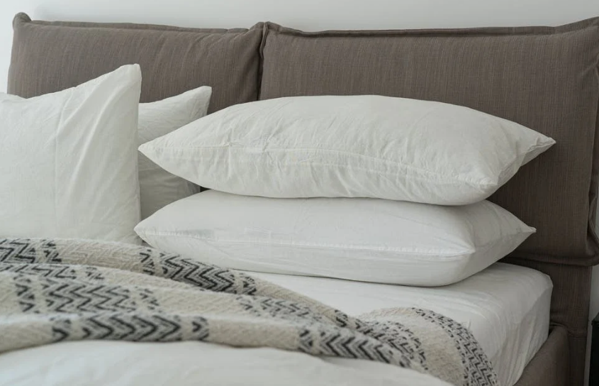 How many Pillows should I sleep with?