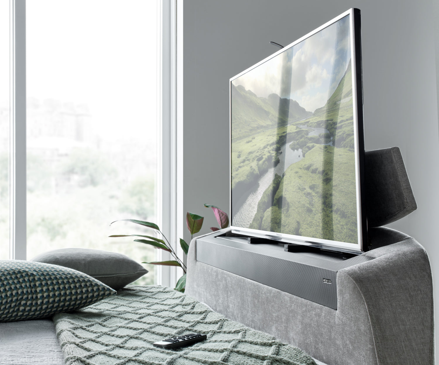 Kaydian Darras Mandarin Light Grey TV Bed with Dolby Atmos System Footend Detail-Better Bed Company