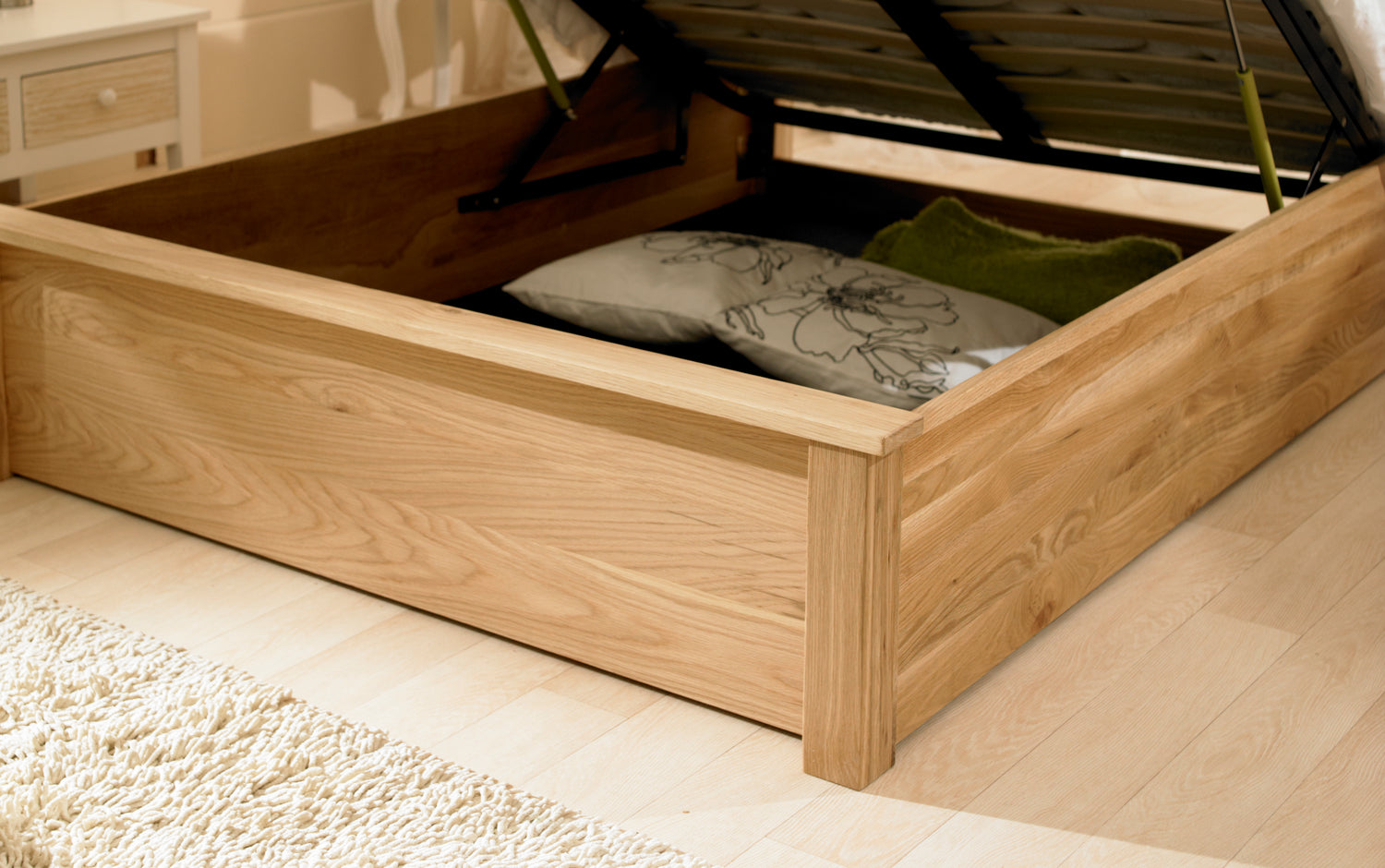 Jameston Solid Oak Ottoman Bed Inside Detail-Better Bed Company