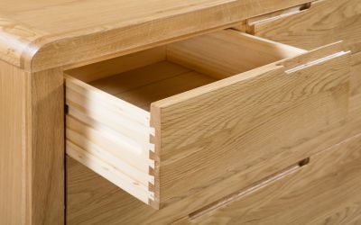 Julian Bowen Curve Oak 3 + 2 Draw Chest Of Draws