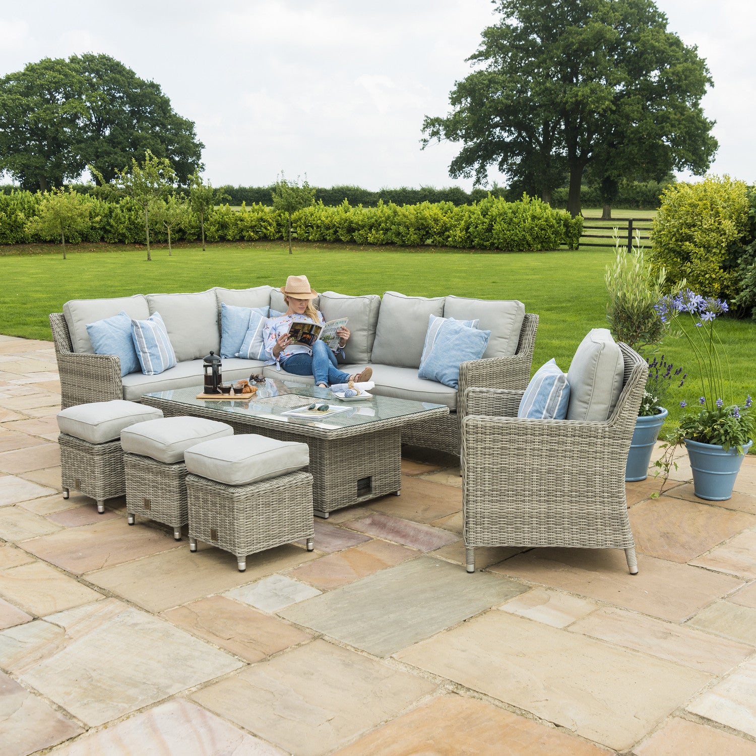 Maze Rattan Oxford Corner Dining With Rising Table Ice Bucket And Chair