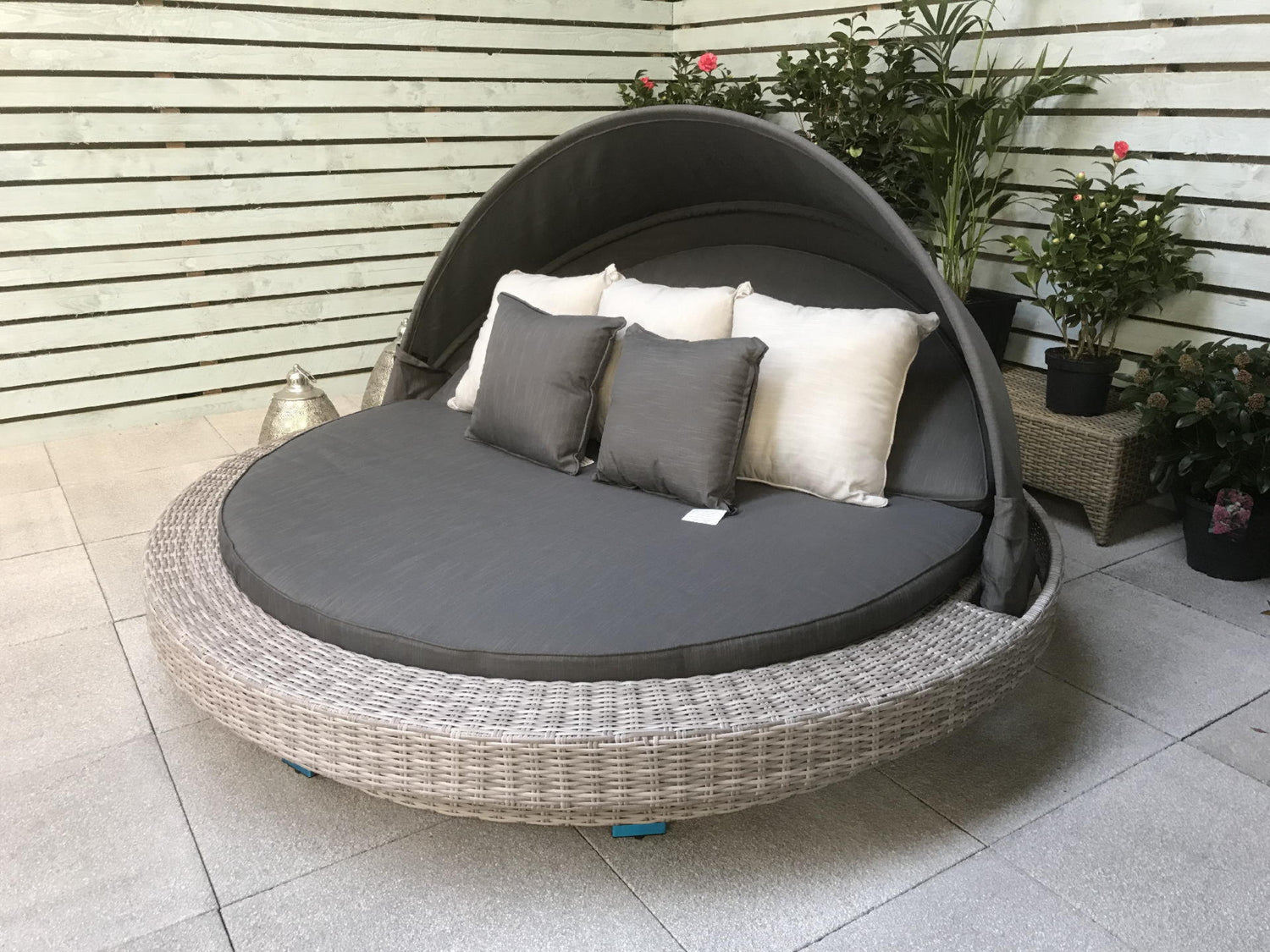 Signature Weave Madison Day Bed